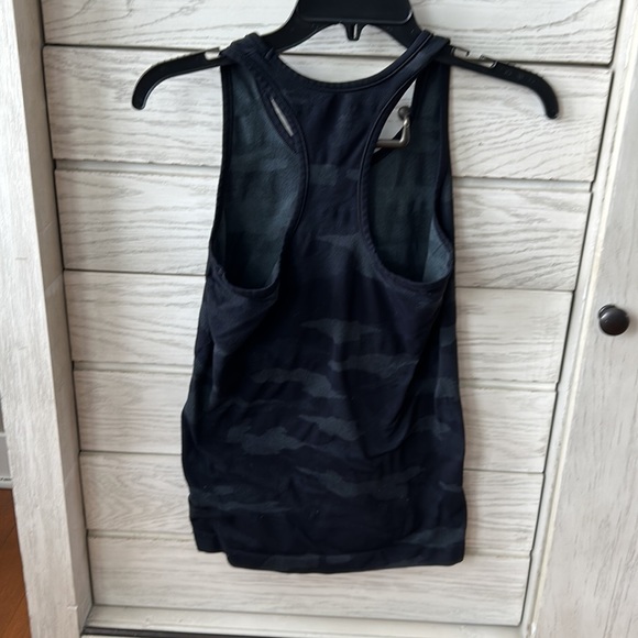 Athleta Camo Tank Size Small - Picture 2 of 3